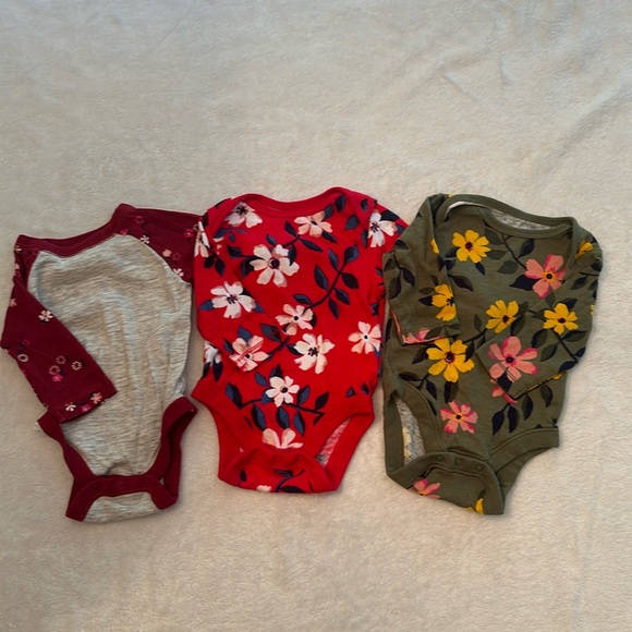 Old Navy Other - Old navy, 0-3 month onesies, fall colors